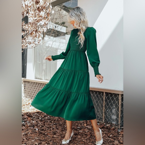 Cupshe Anastasia Smocked Long Sleeve Maxi Dress NEW 💚 - Picture 5 of 9